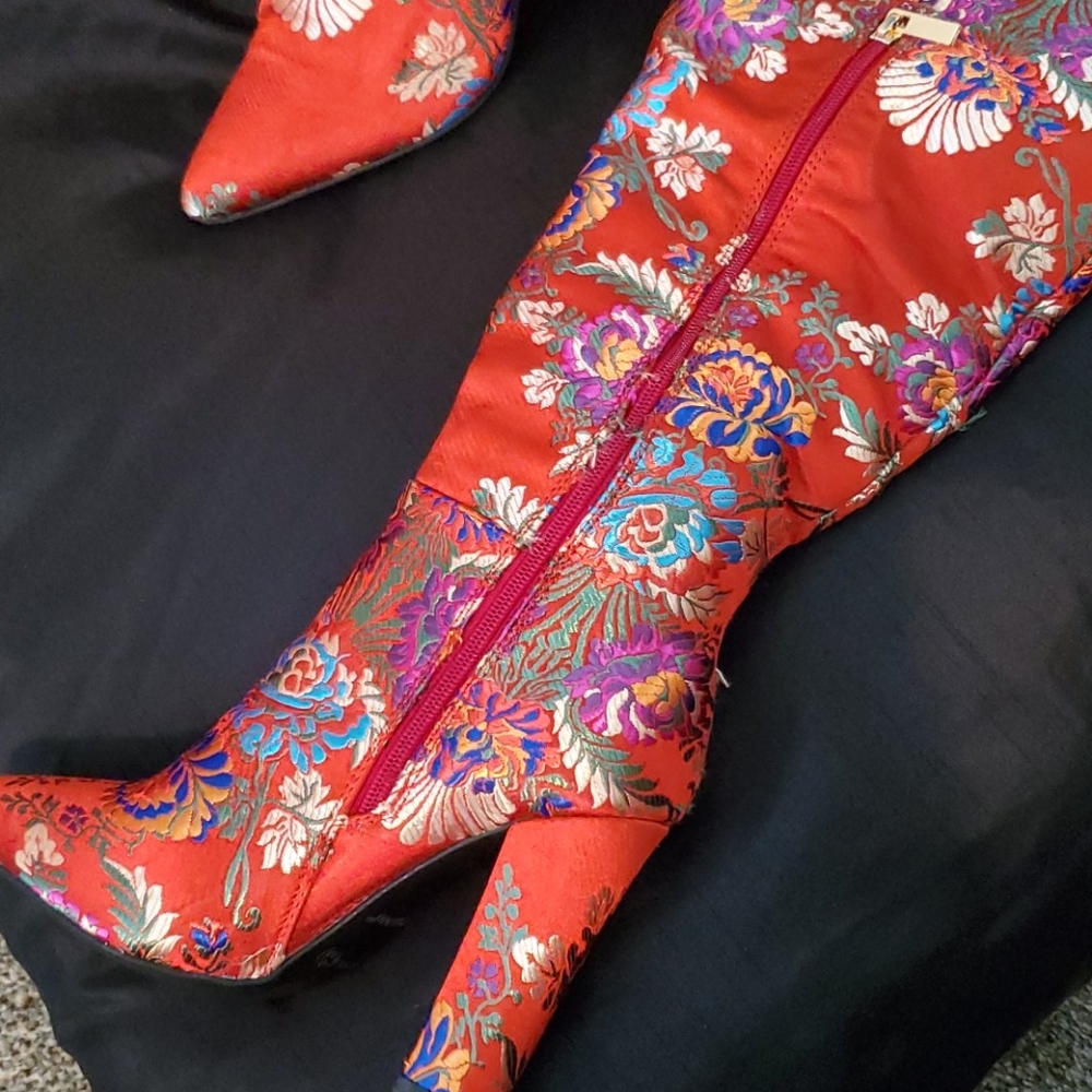 Boots - Picture 4 of 4